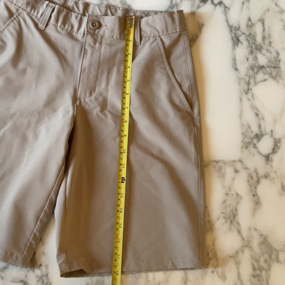 EUC IZOD Young Mens Athletic Performance Shorts Regular 14 Adj. Waist - Picture 4 of 6